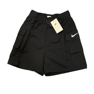 Nike Women’s Loose Fit Woven Cargo Shorts DM6247-010  Black S NWT $52